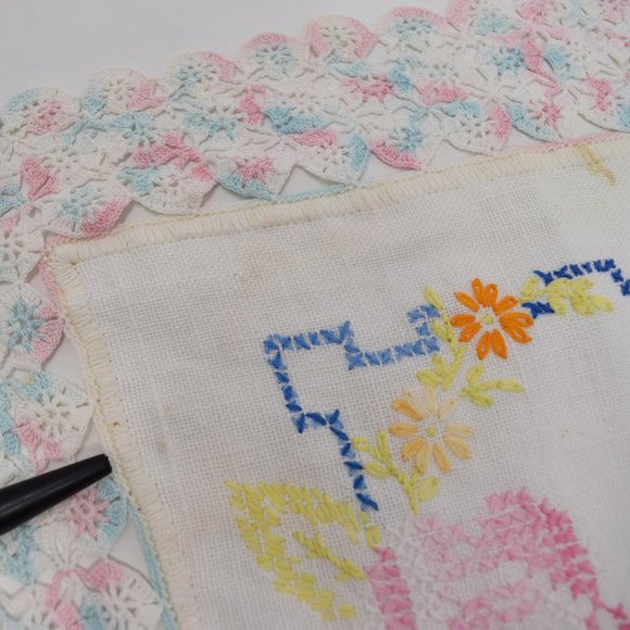 Cross Stitch Shelf Dresser Centerpiece Scarf Rectangle Floral Hand Embroidery - Picture 8 of 10